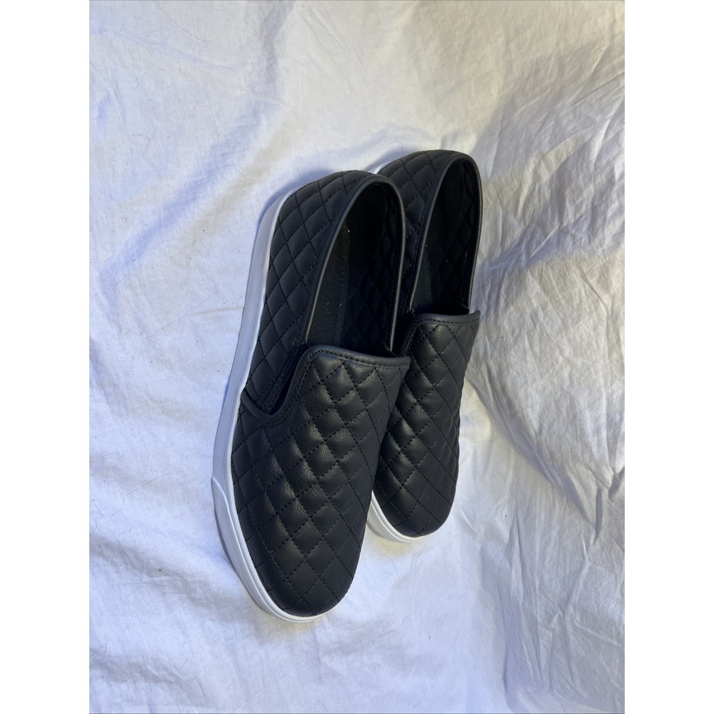 Soda Brand Alone Rounded Black Closed Toe Slip On Perforated Fashion Sneakers 10